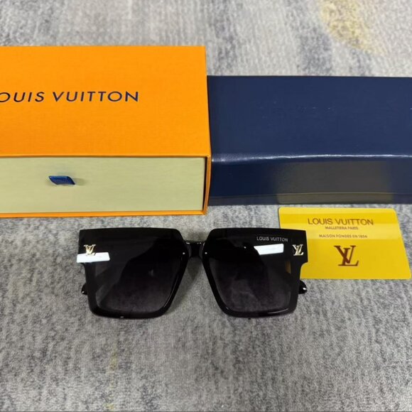 Louis Vuitton Millionaires Sunglasses – Black/Gold LV Logo – Men’s Luxury Design - Picture 1 of 6